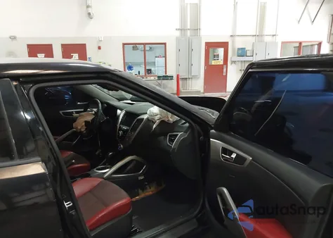 2013 Hyundai Veloster из США, поврежденный, VIN KMHTC6AD1DU147379